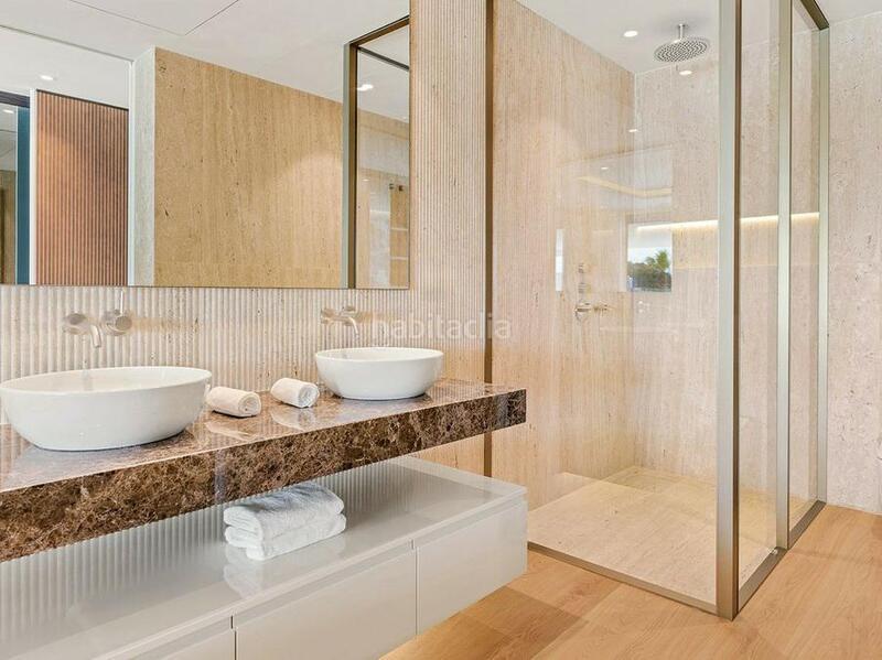 Foto caefb911-f245-4808-9b70-4a2387674103. Planta baja lujo en Las Lomas de Río Verde Marbella