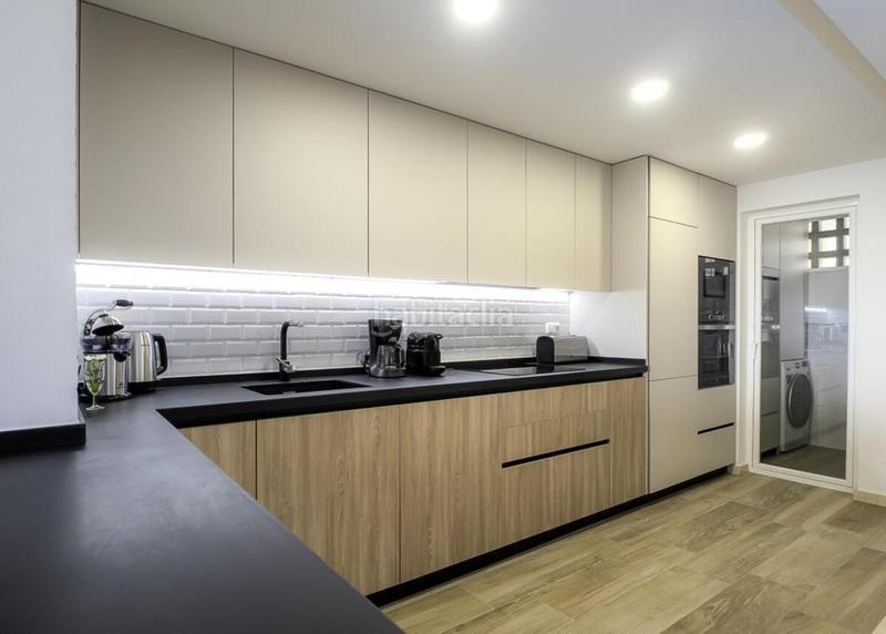 Foto f62aad77-c7d7-42d1-80f7-d7662b86f292. Lloguer apartament amb aparcament a Seghers Estepona