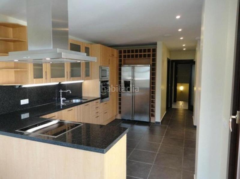 Foto 141aa1c1-e700-440d-904d-29fc71f4a8ce. Rent house with parking pool in los arqueros - puerto del almendro Benahavís