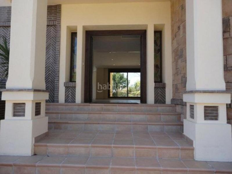 Foto c7188a84-5e53-4f84-bda6-4f2d8927d629. Rent house with parking pool in los arqueros - puerto del almendro Benahavís