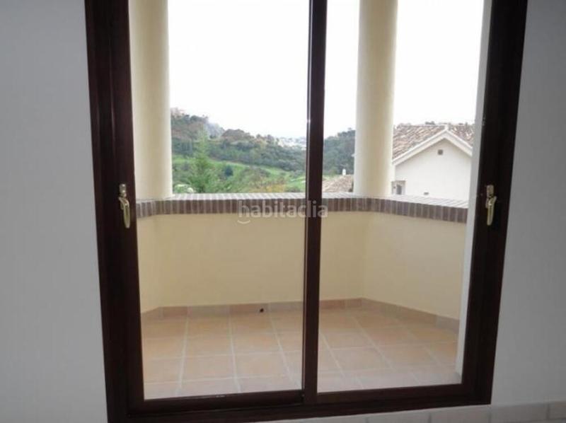 Foto 6ce27bfd-cc9d-4d01-a67c-4c21dcf19420. Location maison avec parking piscine dans los arqueros - puerto del almendro Benahavís