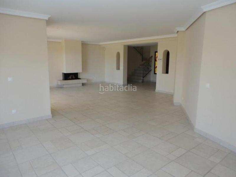 Foto 883db2e8-3cdd-423a-b7da-d5b6900f8d0b. Location maison avec parking piscine dans los arqueros - puerto del almendro Benahavís