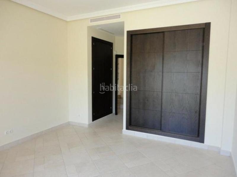 Foto e71609f0-6ca9-4b6a-9f2f-9c787fe5b075. Location maison avec parking piscine dans los arqueros - puerto del almendro Benahavís