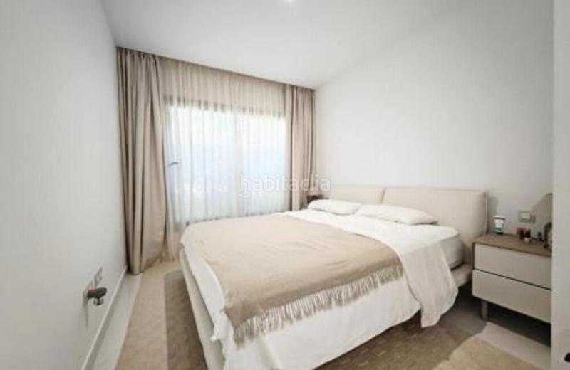 Foto 90d67327-6576-4365-9f93-61e473c85476. Apartament amb aparcament piscina a Nueva Atalaya Estepona