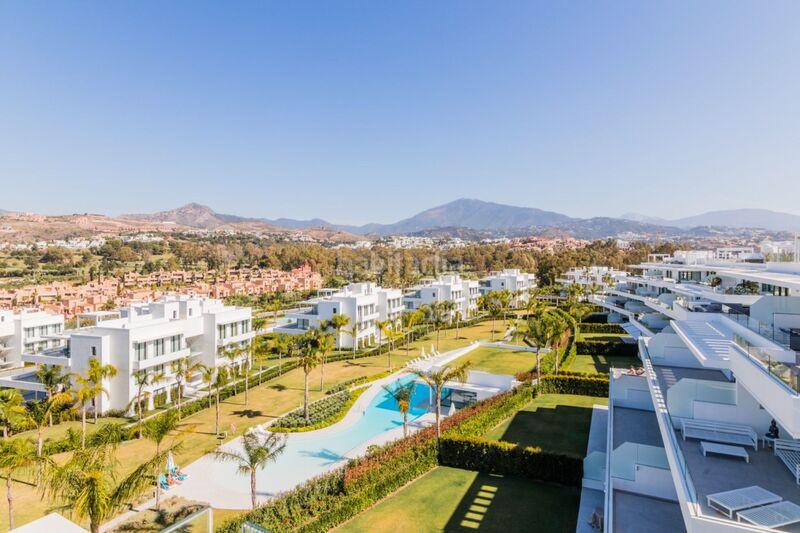 Foto 934aa550-9e75-42d2-8ece-65a5f0a2bf6e. Apartament amb aparcament piscina a Nueva Atalaya Estepona