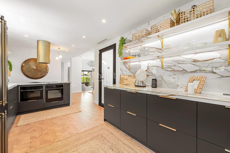 Foto 2a59e1d3-1758-4930-a600-ee62defe2a72. Casa amb aparcament piscina a Los Naranjos Marbella