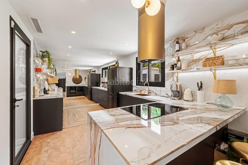 Foto 45ec4fc1-fb7e-4f41-9fbc-06cae57c8f2d. Casa amb aparcament piscina a Los Naranjos Marbella