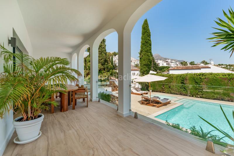 Foto 6aa8393b-2627-4d42-ae40-e629f3562cff. Casa amb aparcament piscina a Los Naranjos Marbella