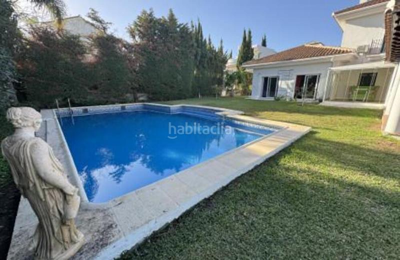Foto 10dd419c-5758-4141-b790-351575f96bc0. Lloguer casa amb aparcament piscina a Los Flamingos Benahavís