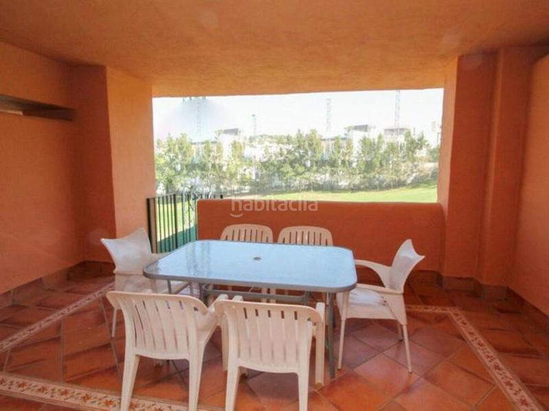 Foto 08399fbd-a58c-4a0b-8464-2bd0822b67e4. Casa a schiera con parcheggio piscina in Cabopino - Artola Marbella