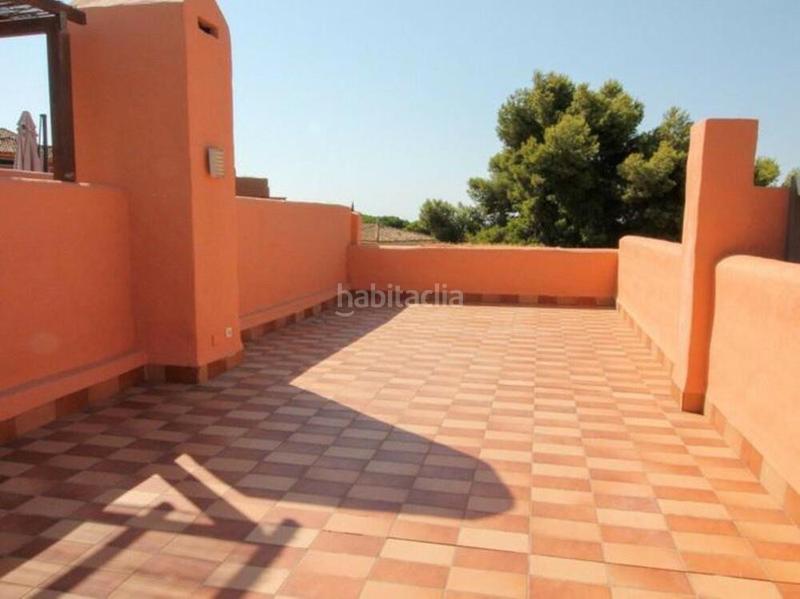 Foto 2350a38d-0858-495e-881a-05c0d93ee724. Casa a schiera con parcheggio piscina in Cabopino - Artola Marbella