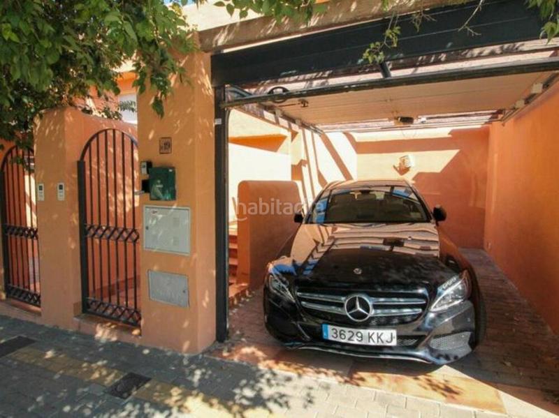 Foto 4c22d065-a690-4aaa-b966-f4271f03477f. Casa a schiera con parcheggio piscina in Cabopino - Artola Marbella