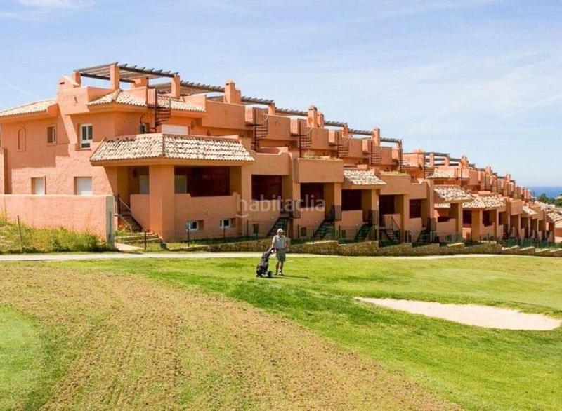 Foto 6ea4e33c-9b8a-4af3-91f6-41f302e4e8d3. Casa a schiera con parcheggio piscina in Cabopino - Artola Marbella