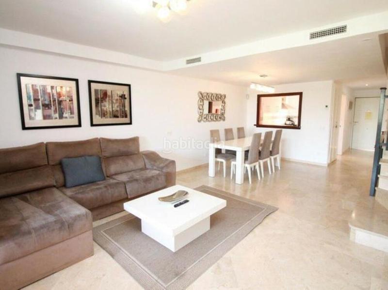 Foto 84fb5798-3d05-4967-9882-b0c3a4ff92ca. Casa a schiera con parcheggio piscina in Cabopino - Artola Marbella
