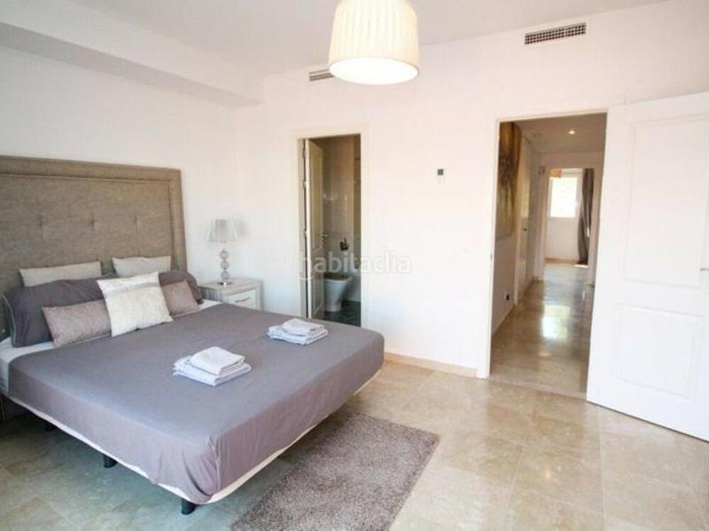 Foto 9eafcb0a-736b-4ea2-8d95-0279a411efc8. Casa a schiera con parcheggio piscina in Cabopino - Artola Marbella