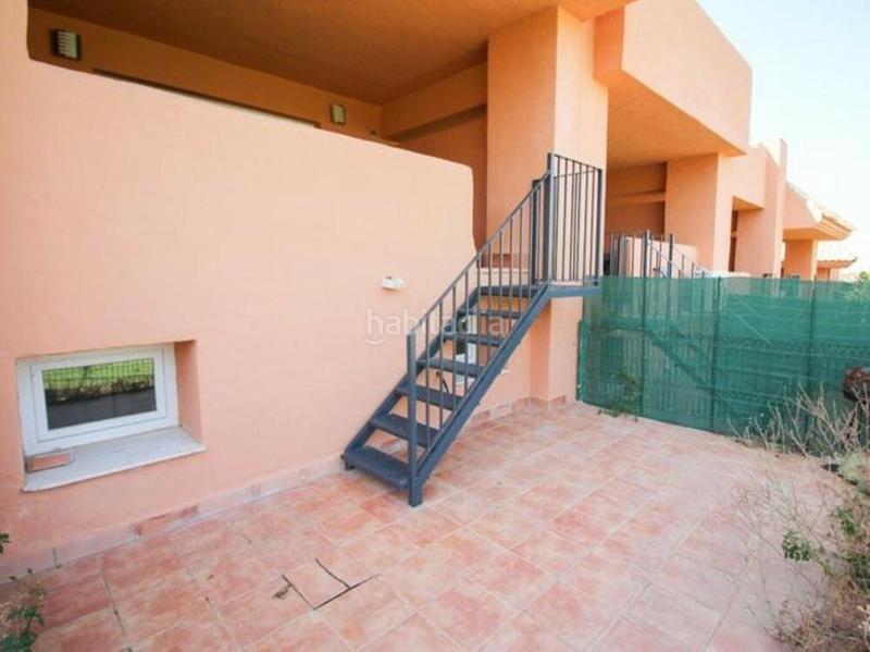 Foto b3a51e4f-4269-434a-8452-c7a3c3f763d1. Casa a schiera con parcheggio piscina in Cabopino - Artola Marbella
