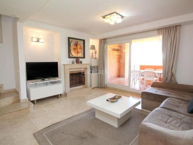 Foto b8e95193-e987-4dca-888d-1e6edbdf69a4. Casa a schiera con parcheggio piscina in Cabopino - Artola Marbella