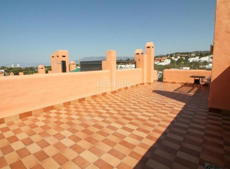 Foto dfe12b5b-f1be-4ddc-84df-7060e3c80442. Casa a schiera con parcheggio piscina in Cabopino - Artola Marbella