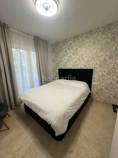 Foto 94ce70c8-12aa-44bd-821d-a9f962b1e8b9. Miete erdgeschoss mit parking pool in Las Lomas de Río Verde Marbella