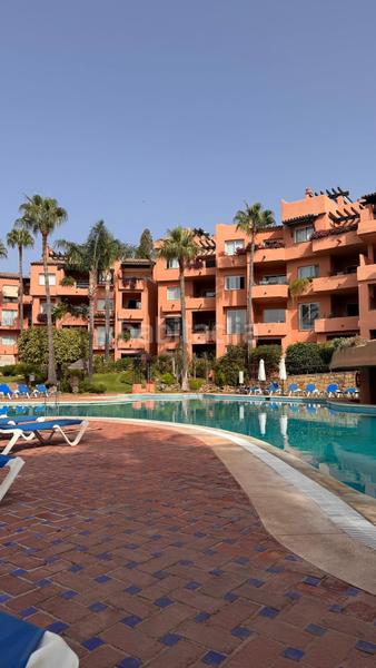 Foto ffda017a-bb13-4ee8-b733-6c1c2d27102b. Miete erdgeschoss mit parking pool in Las Lomas de Río Verde Marbella