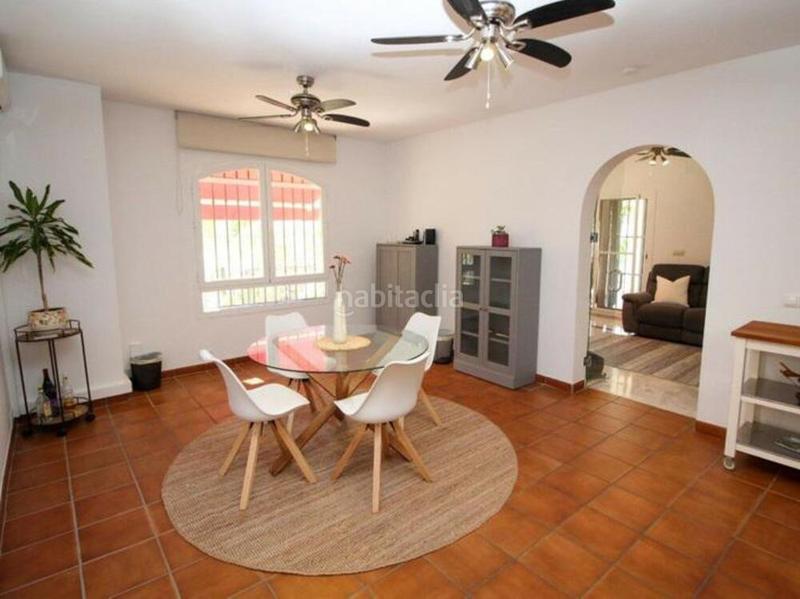 Foto 04fb9c2b-427b-4551-98df-a2f81a133939. Planta baja espacioso apartamento de 3 dormitorios con terrazas expansivas y alrededores tropicales miraflores en Mijas
