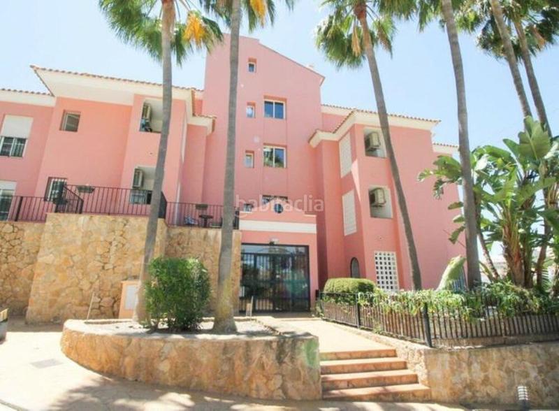 Foto 310169c5-208d-44f8-b044-8056ff578a97. Planta baja espacioso apartamento de 3 dormitorios con terrazas expansivas y alrededores tropicales miraflores en Mijas