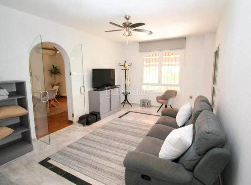 Foto 422bdad0-9fd0-42f2-9956-c523e4954d40. Planta baja espacioso apartamento de 3 dormitorios con terrazas expansivas y alrededores tropicales miraflores en Mijas