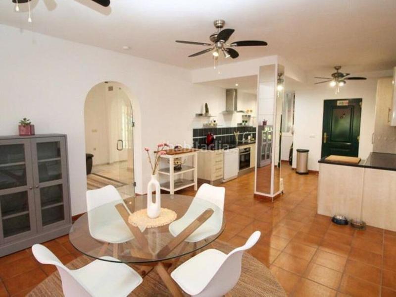 Foto 44bc2e80-fed2-474c-9096-a829c451a968. Planta baja espacioso apartamento de 3 dormitorios con terrazas expansivas y alrededores tropicales miraflores en Mijas