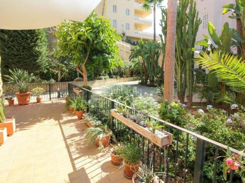 Foto 6b8f491b-8f0a-41d4-828a-a64e5108035a. Planta baja espacioso apartamento de 3 dormitorios con terrazas expansivas y alrededores tropicales miraflores en Mijas