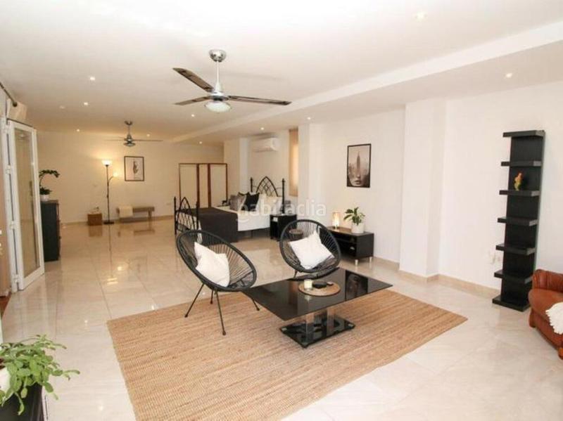 Foto 78bb3635-741c-4f09-bdab-b083566d0518. Planta baja espacioso apartamento de 3 dormitorios con terrazas expansivas y alrededores tropicales miraflores en Mijas