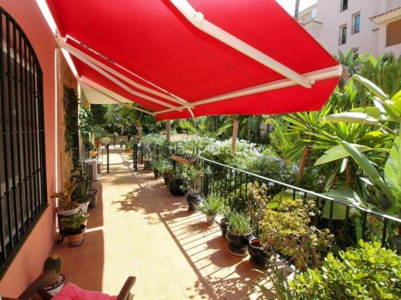Foto 8018d398-555c-4298-a0b1-fb586695ed67. Planta baja espacioso apartamento de 3 dormitorios con terrazas expansivas y alrededores tropicales miraflores en Mijas