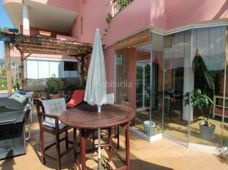 Foto d2bebe27-c450-4411-964b-77786c35ce33. Planta baja espacioso apartamento de 3 dormitorios con terrazas expansivas y alrededores tropicales miraflores en Mijas