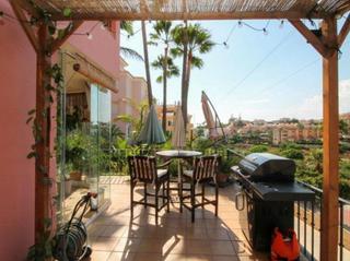 Planta baja en Riviera del Sol. Espacioso apartamento de 3 dormitorios con terrazas expansivas y
