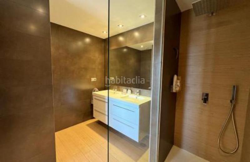 Foto 96e58f8d-773b-4e26-90b9-e4598d1c60ad. Location appartement avec parking piscine dans los arqueros - puerto del almendro Benahavís