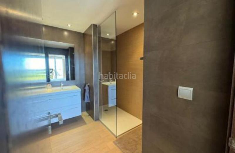 Foto eaf5b1ec-822d-45e5-af1c-85471a507b8b. Rent apartment with parking pool in los arqueros - puerto del almendro Benahavís