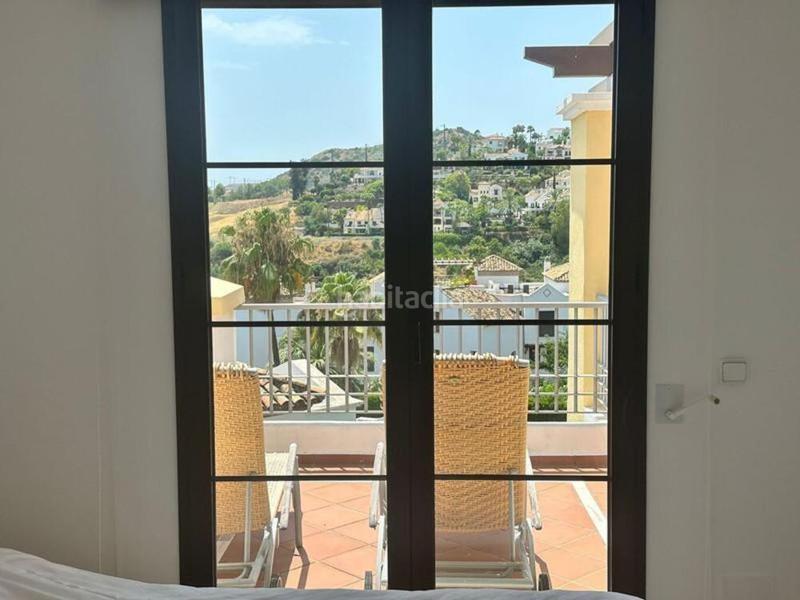 Foto 44891d87-d435-4c37-bcac-ad832134f50c. Alquiler apartamento amplio apartamento de 3 dormitorios para alquiler a largo plazo en los arqueros, en Benahavís