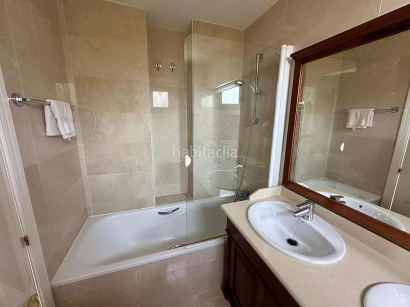 Foto 60997bb5-d40a-4551-9e68-76a3347da98e. Alquiler apartamento amplio apartamento de 3 dormitorios para alquiler a largo plazo en los arqueros, en Benahavís