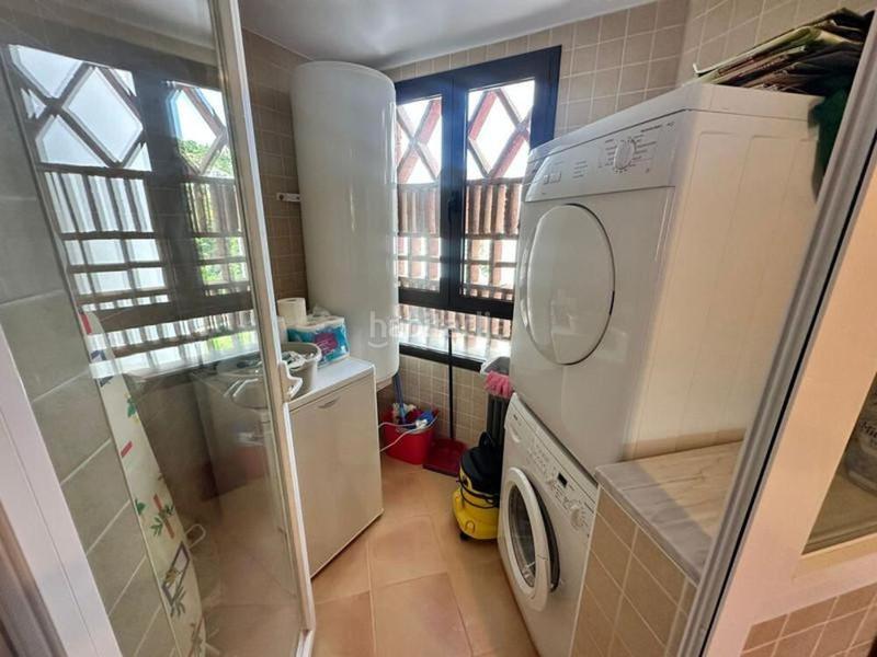 Foto b6cbc780-6d0a-4f98-a82f-182ae313a56d. Alquiler apartamento amplio apartamento de 3 dormitorios para alquiler a largo plazo en los arqueros, en Benahavís
