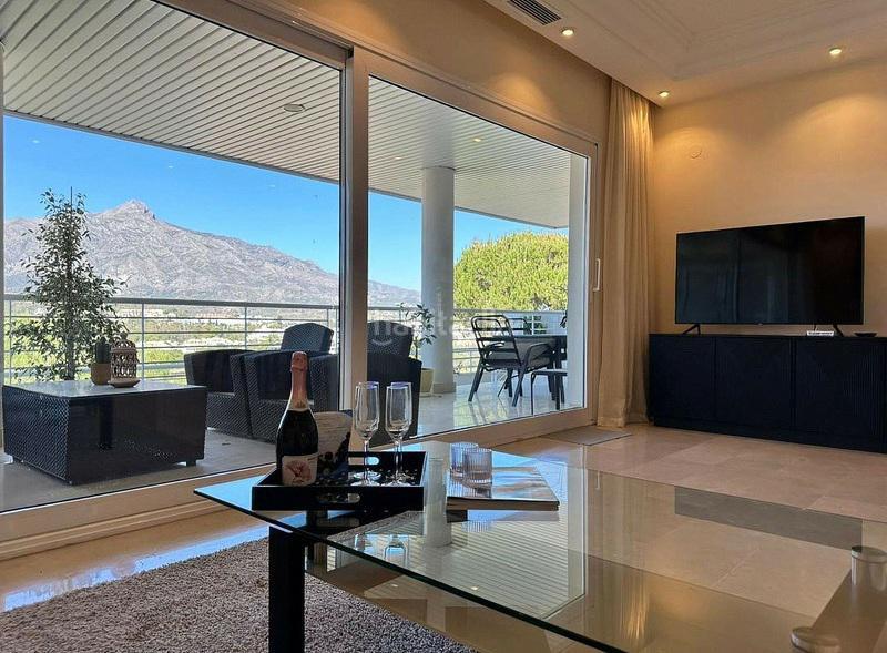 Foto 065d7049-604d-4309-b23f-1a75617a5c4d. Alquiler planta baja lujo en Las Brisas Marbella