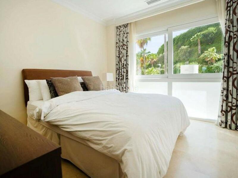 Foto 7b12b9d4-3591-47c0-8428-cfec9c7ff039. Alquiler planta baja lujo en Las Brisas Marbella