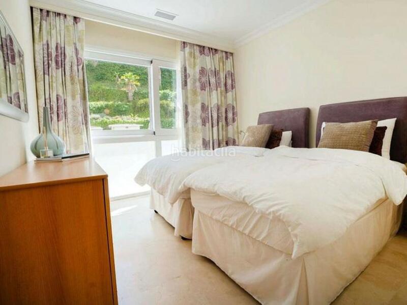 Foto 214bf190-6c2a-4969-a82e-650db3b5a6c9. Rent ground floor with heating parking pool in Las Brisas Marbella