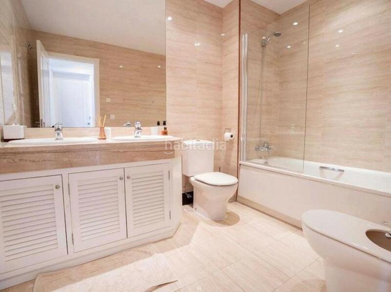 Foto b354c6bf-a3f4-4e62-bfa7-e97b93fede48. Rent ground floor with heating parking pool in Las Brisas Marbella