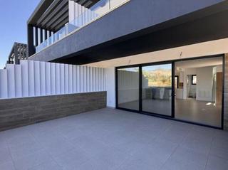 Alquiler Casa pareada en Benatalaya. Pareado en alquiler en atalaya, estepona