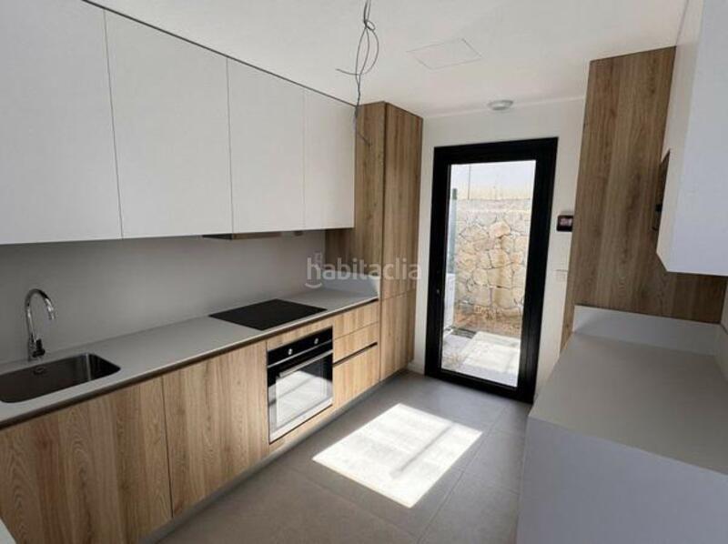 Foto 32b60db4-838c-434e-bb84-50ef73038be6. Rent towny house with parking pool in Benatalaya Estepona