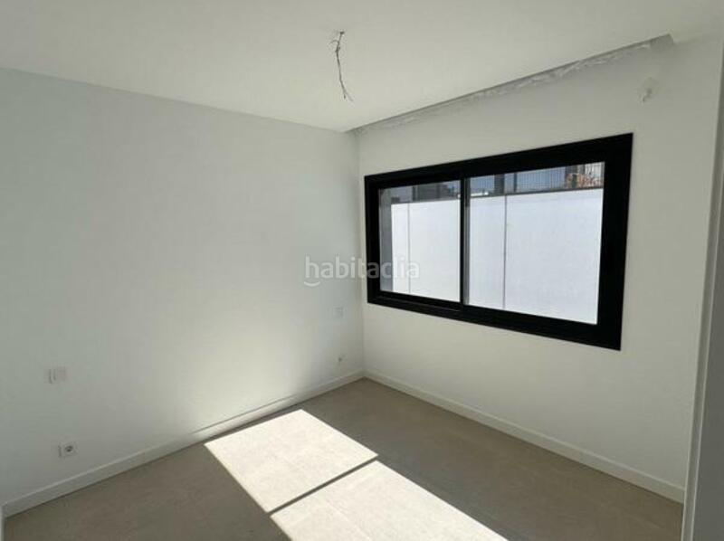 Foto 6fad9c29-aeee-481c-8646-09f8a407637a. Rent towny house with parking pool in Benatalaya Estepona