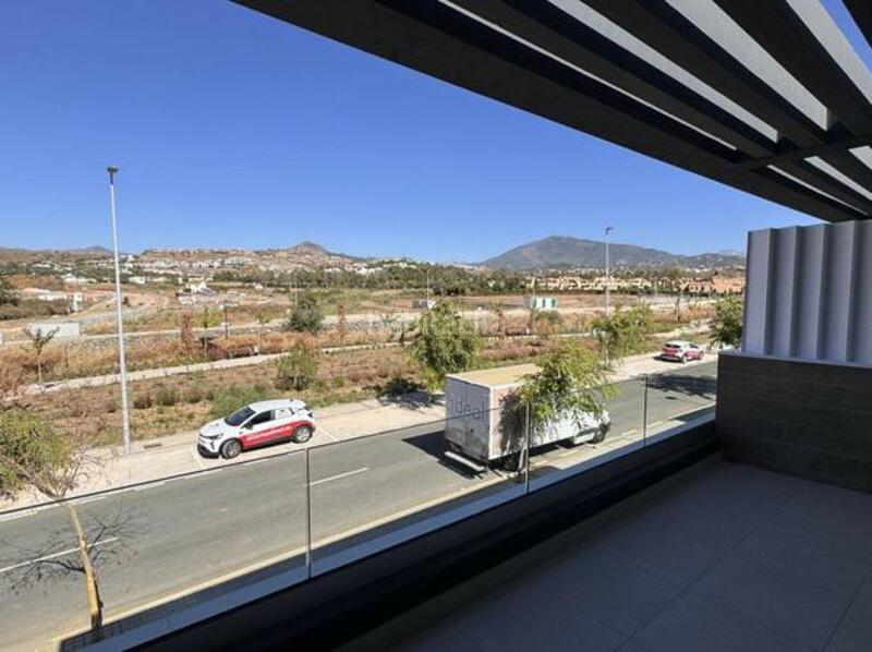 Foto b2d73d3b-3c2a-4811-a7b5-190815cf3377. Rent towny house with parking pool in Benatalaya Estepona