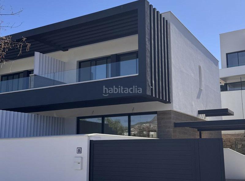 Foto ef6c584f-2d53-43a9-b1e8-dd5c9c386f07. Rent towny house with parking pool in Benatalaya Estepona