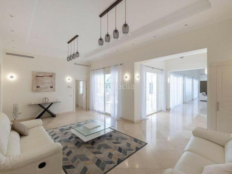 Foto 166ff395-3c3d-4a53-ae3a-c5f1fb0dc0df. Affitto casa con parcheggio piscina in los arqueros - puerto del almendro Benahavís