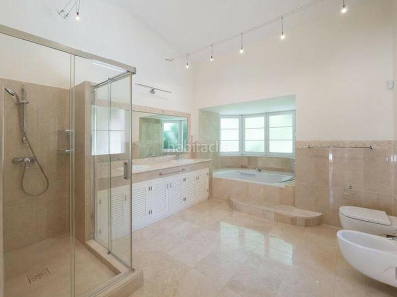 Foto f4661d89-1947-4fcd-b1dc-3472c12ab972. Rent house with parking pool in los arqueros - puerto del almendro Benahavís