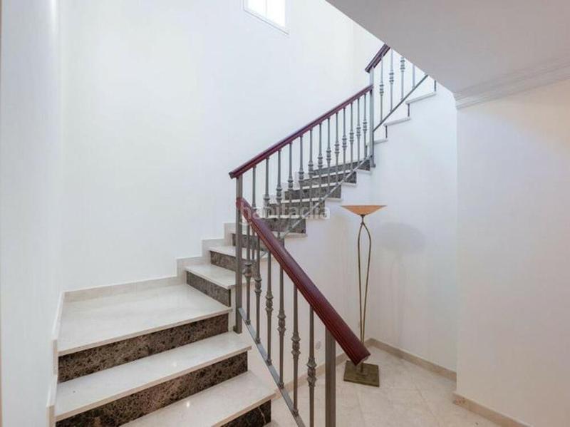 Foto 5f28b67f-bf2d-4b36-b685-ce48ab6077ce. Location maison avec parking piscine dans los arqueros - puerto del almendro Benahavís